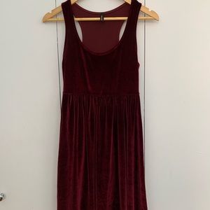 Sleeveless velvet skater dress